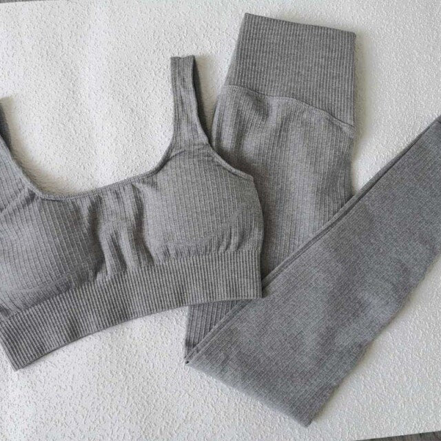 Women's Sports Bra and Leggings