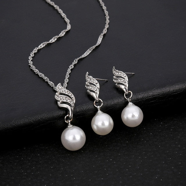 Women's 3 Pcs /set Snowflake Necklace Earrings